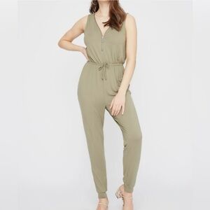NWT STREETWEAR SOCIETY HALF ZIPPED JUMPSUIT LARGE!